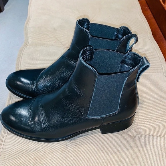 Aldo Ladies Black Chelsea Boot. - Picture 1 of 12